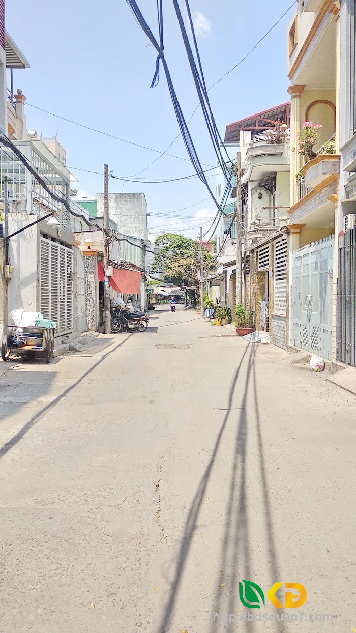 Bán nhà cấp 4 hẻm xe hơi đường Nguyễn Văn Linh Quận 7